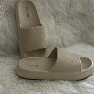 Joomra Women's Beige Slide Sandals